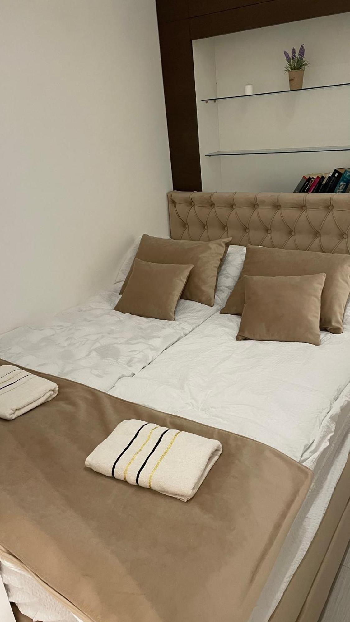 Tim Apartment Sarajevo With Private Parking Buitenkant foto