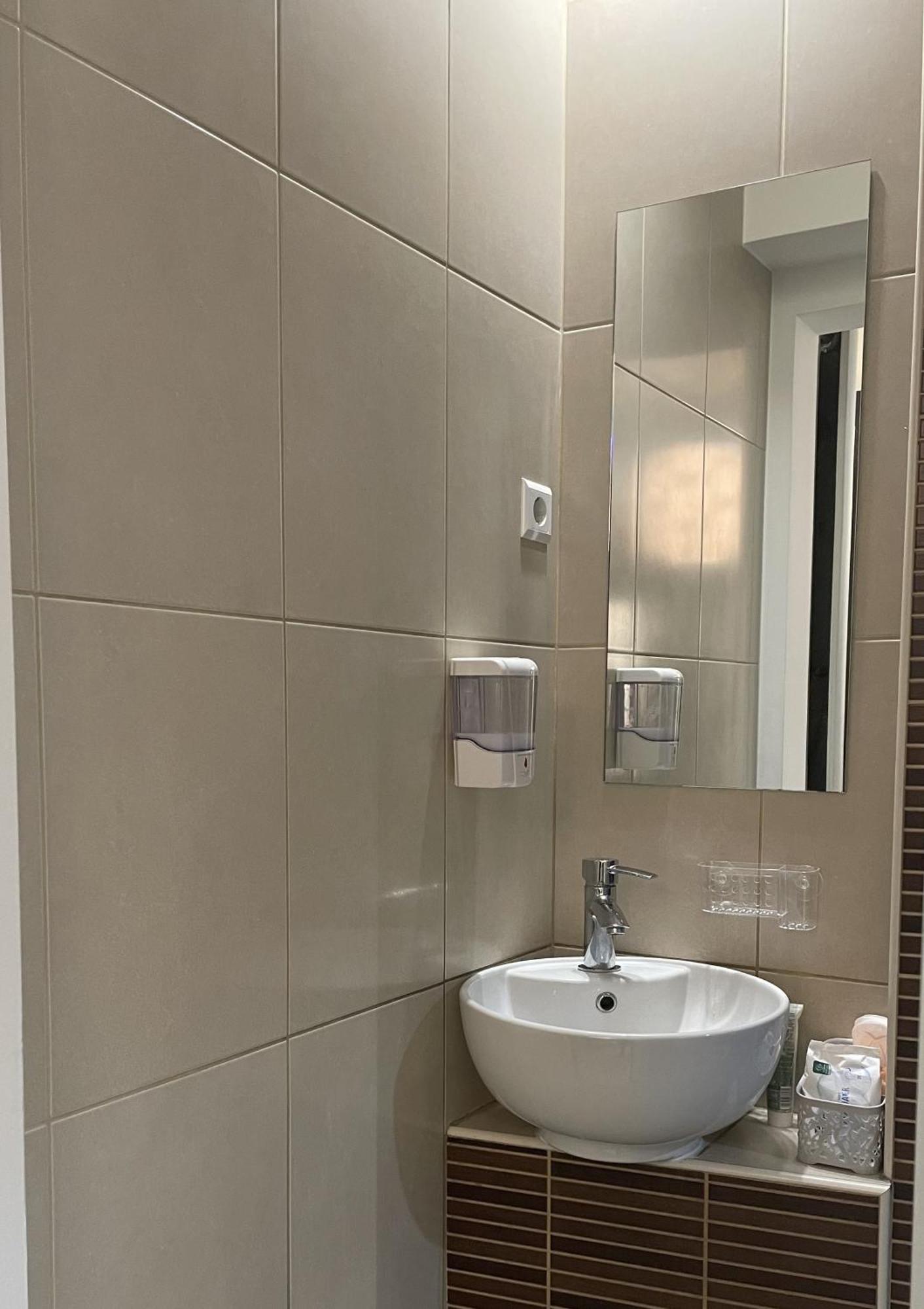 Tim Apartment Sarajevo With Private Parking Buitenkant foto